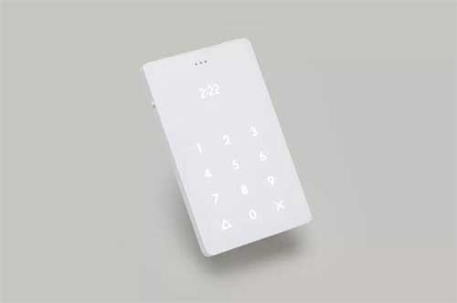 全球最简单安卓手机:银行卡大小只能打电话